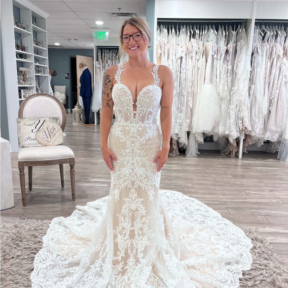 Elegant Lace Wedding Dress